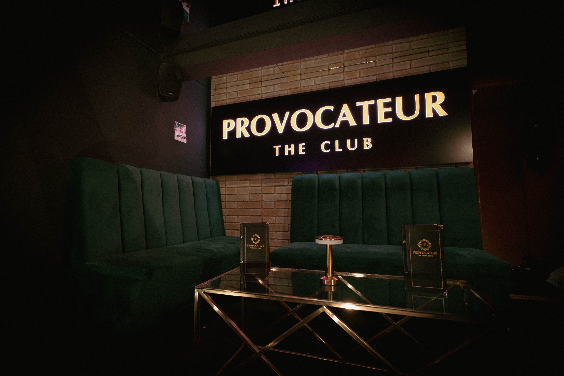 PROVOCATEUR The Club neon felirat